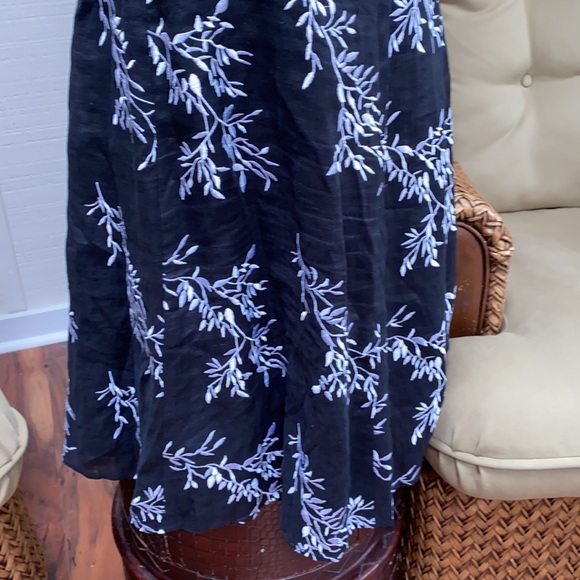 Sleeveless Black Embroidered dress 6 - Picture 4 of 13